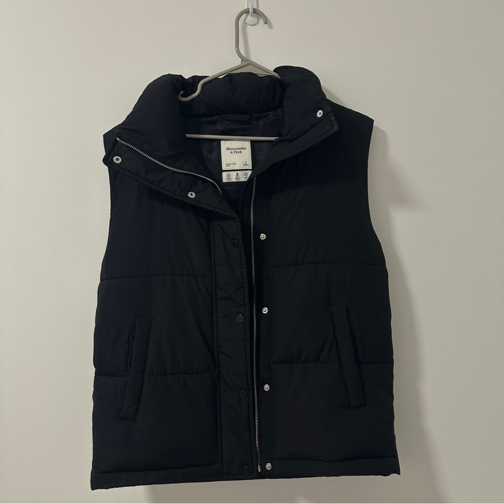 Abercrombie & Fitch Black Puffer Vest